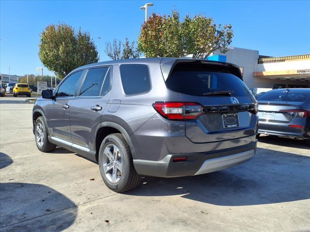 new 2025 Honda Pilot car, priced at $45,625