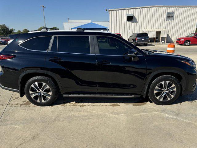 used 2023 Toyota Highlander car, priced at $37,981