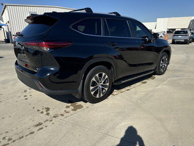 used 2023 Toyota Highlander car, priced at $37,981