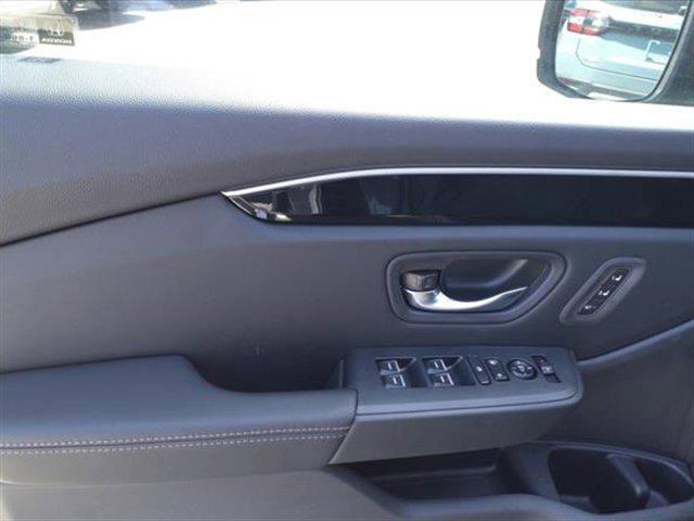 new 2025 Honda Pilot car, priced at $49,940