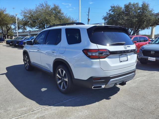 new 2025 Honda Pilot car, priced at $51,070