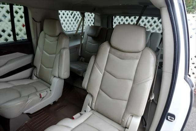 used 2016 Cadillac Escalade ESV car, priced at $20,800