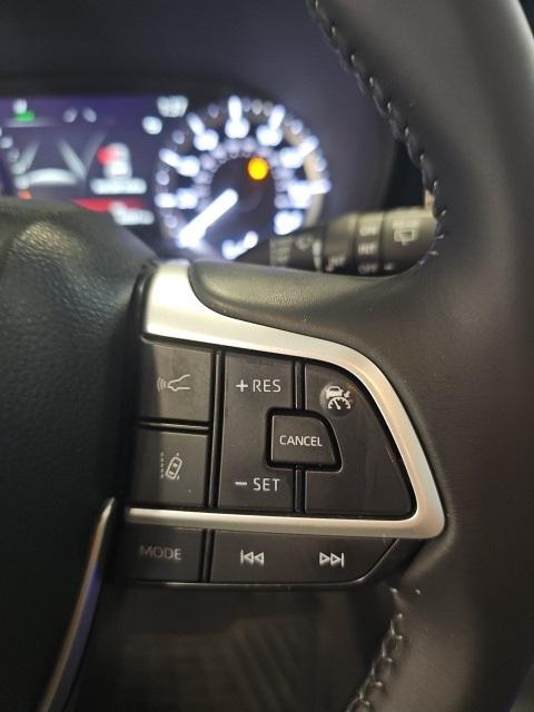 used 2023 Toyota Highlander car, priced at $33,504