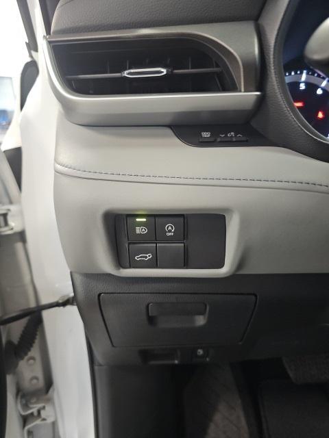 used 2023 Toyota Highlander car, priced at $33,504