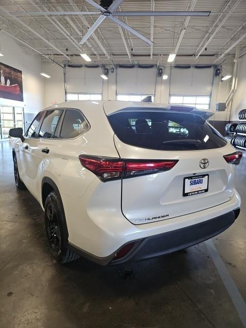 used 2023 Toyota Highlander car, priced at $33,504