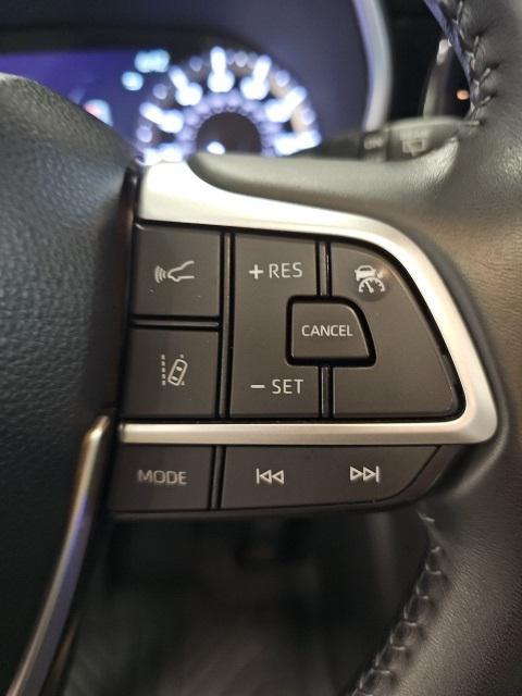 used 2023 Toyota Highlander car, priced at $38,507