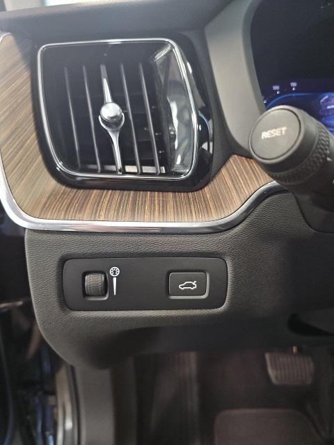 used 2022 Volvo XC60 car, priced at $30,977