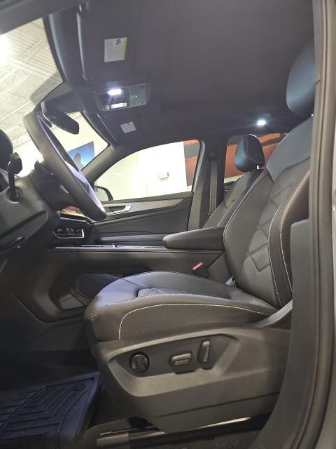 used 2024 Volkswagen Atlas Cross Sport car, priced at $32,000