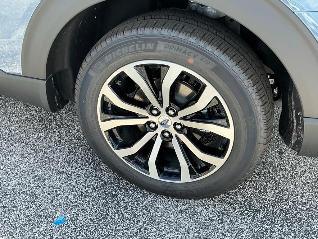 new 2025 Ford Explorer car, priced at $44,292