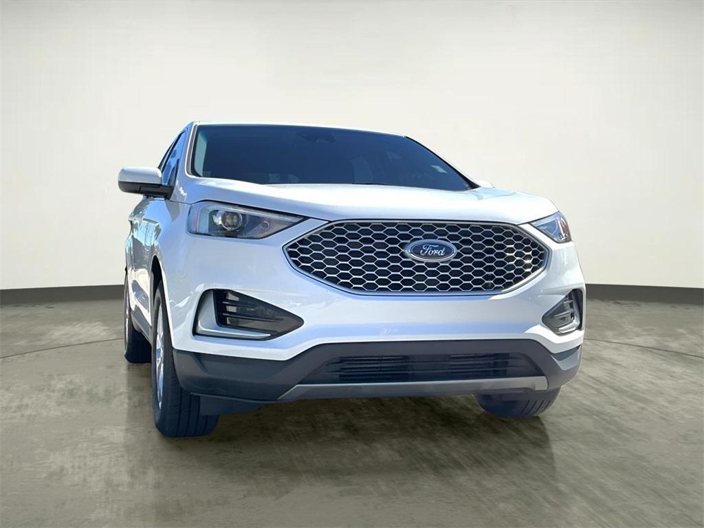 used 2024 Ford Edge car, priced at $22,495