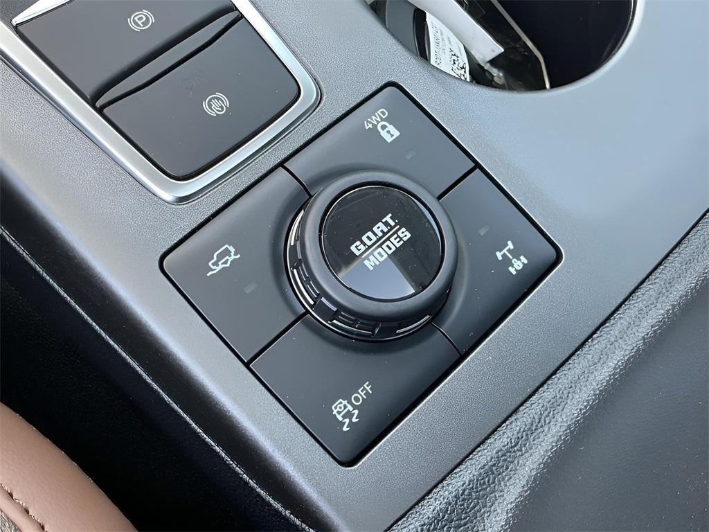 new 2025 Ford Bronco Sport car, priced at $39,956