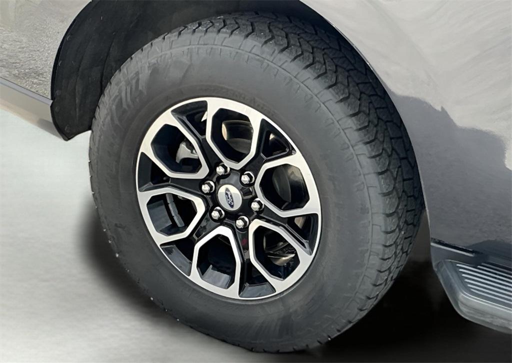 used 2024 Ford Expedition car, priced at $44,988