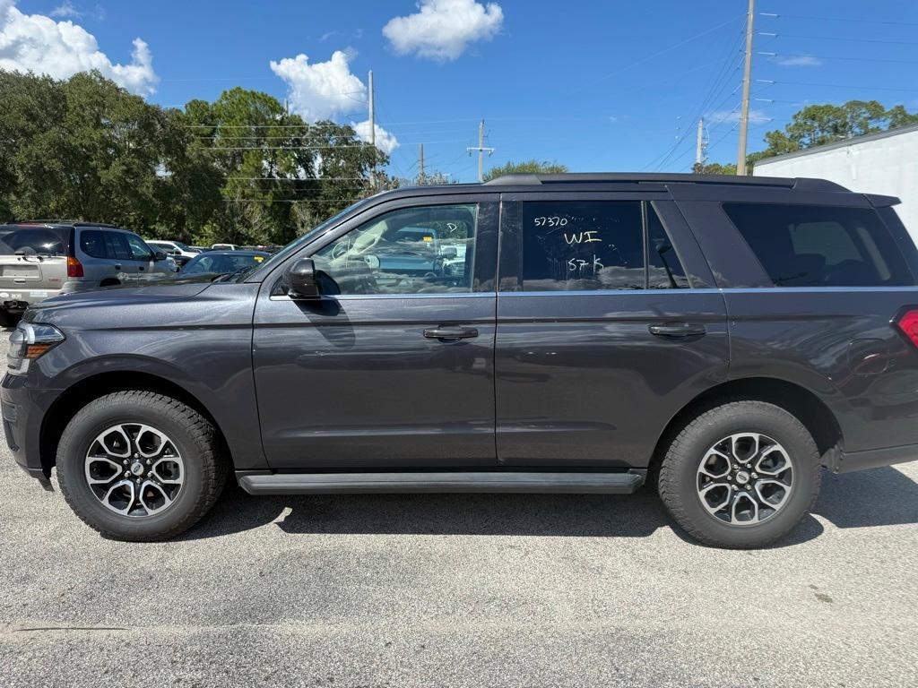 used 2024 Ford Expedition car, priced at $46,354