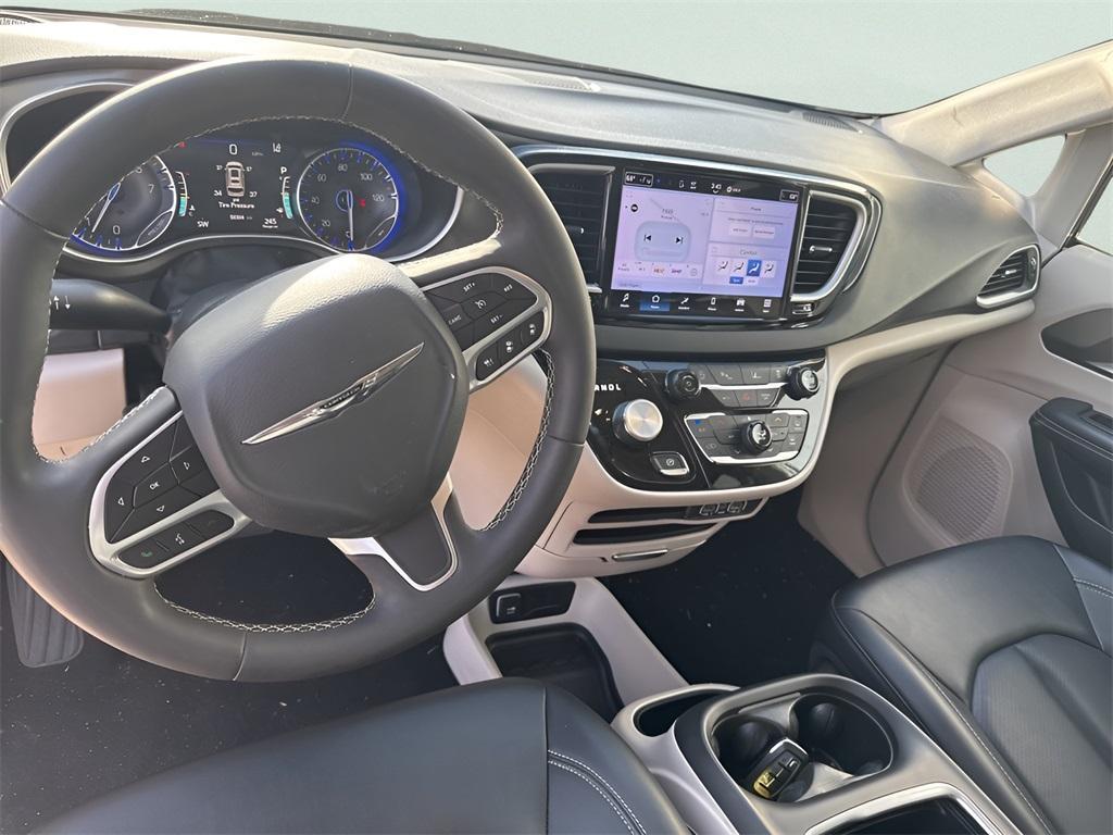 used 2024 Chrysler Pacifica car, priced at $29,645