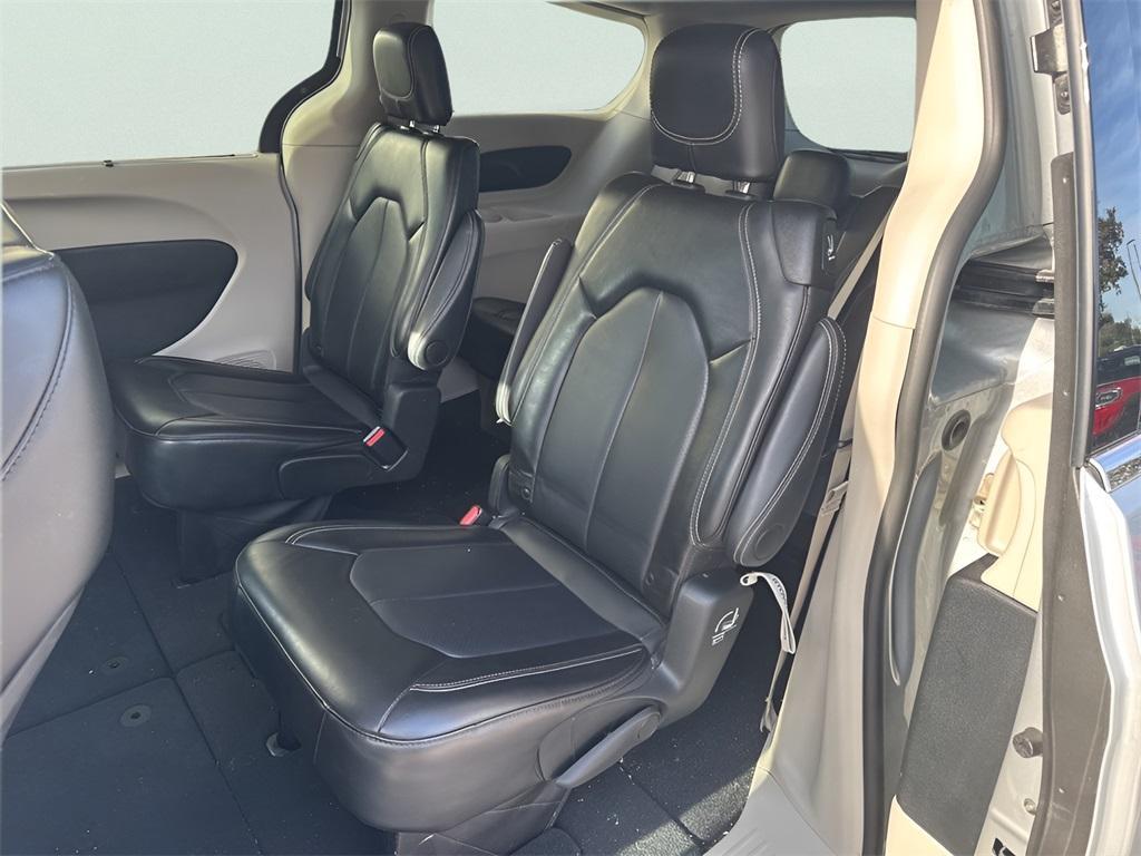 used 2024 Chrysler Pacifica car, priced at $29,645