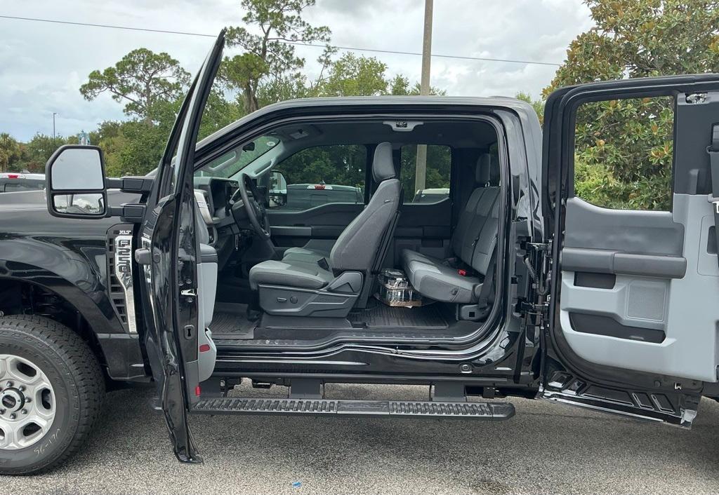 new 2025 Ford F-250 car, priced at $52,797