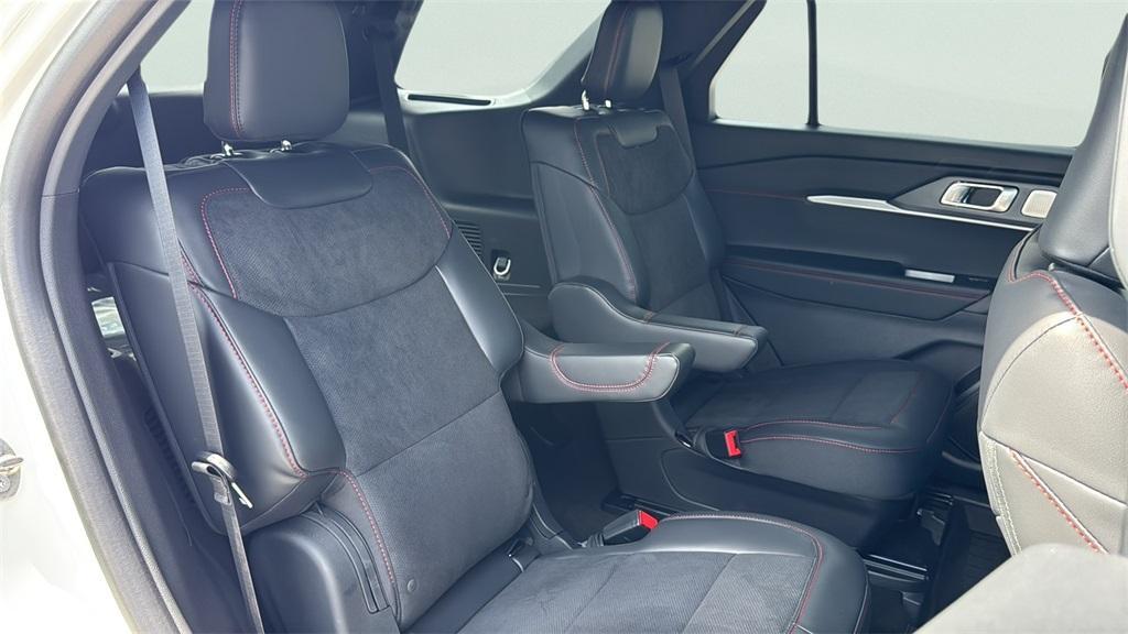 new 2025 Ford Explorer car, priced at $55,478