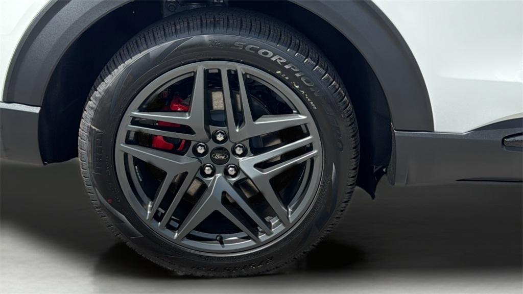 new 2025 Ford Explorer car, priced at $55,478