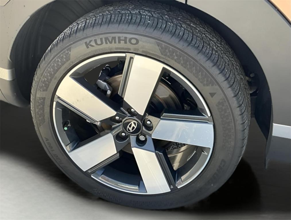 used 2024 Hyundai Santa Fe car, priced at $35,830