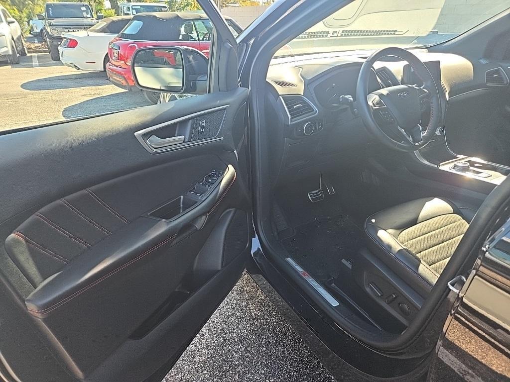used 2024 Ford Edge car, priced at $31,825
