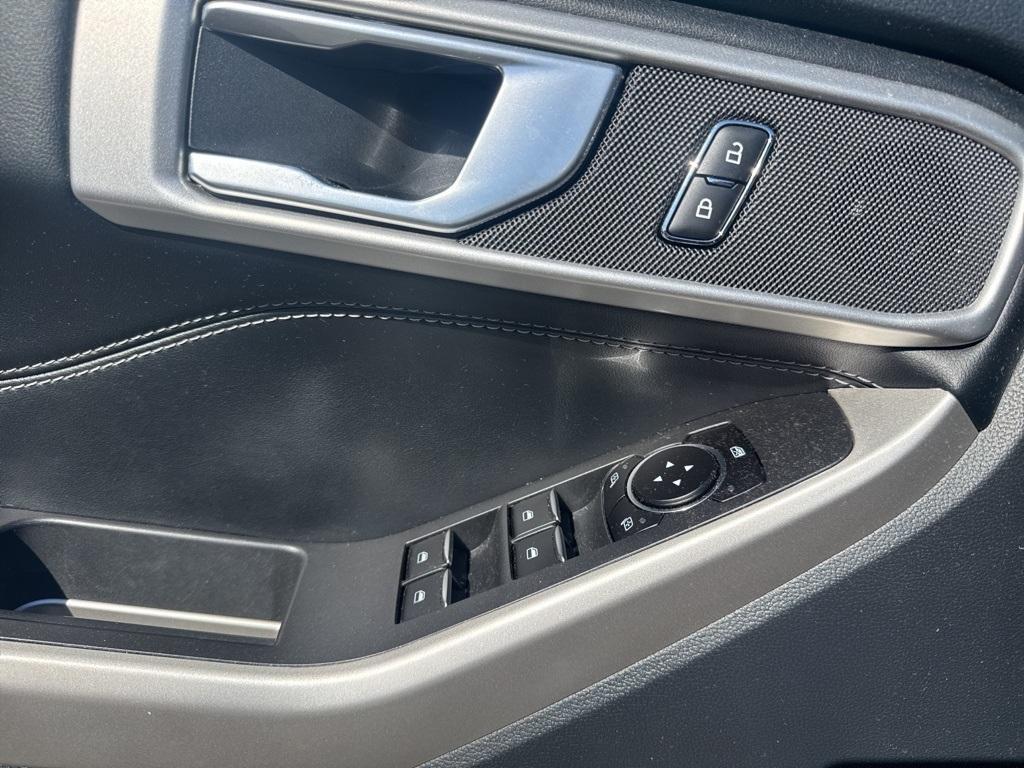 used 2022 Ford Explorer car, priced at $28,899