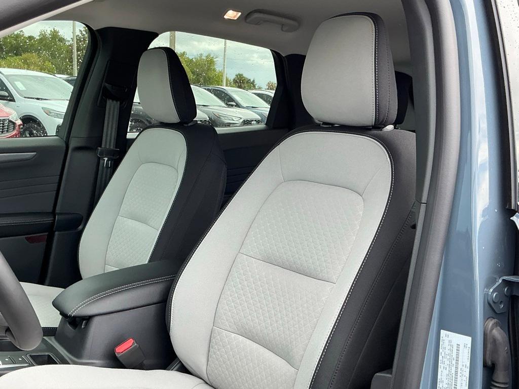 new 2025 Ford Escape car, priced at $29,013