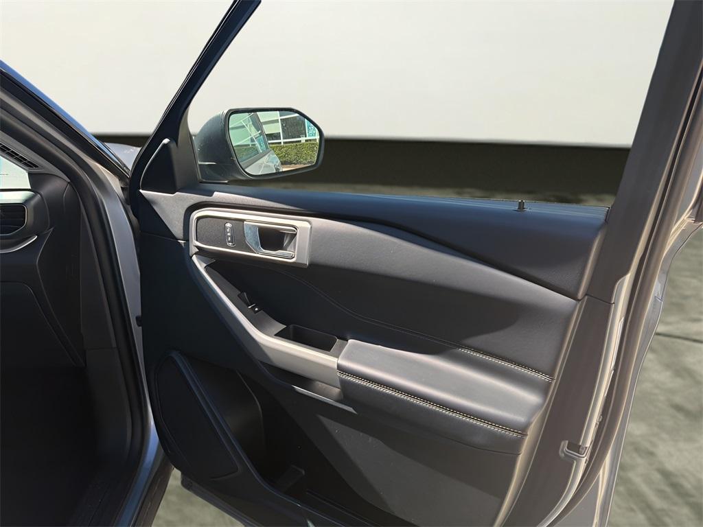 used 2024 Ford Explorer car, priced at $24,995