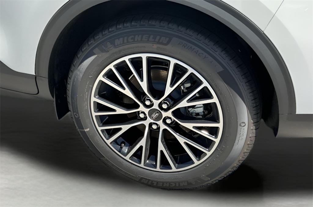 new 2025 Ford Escape car, priced at $30,862