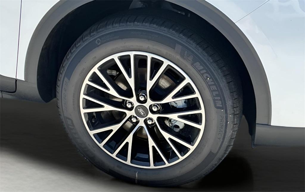 new 2025 Ford Escape car, priced at $30,862