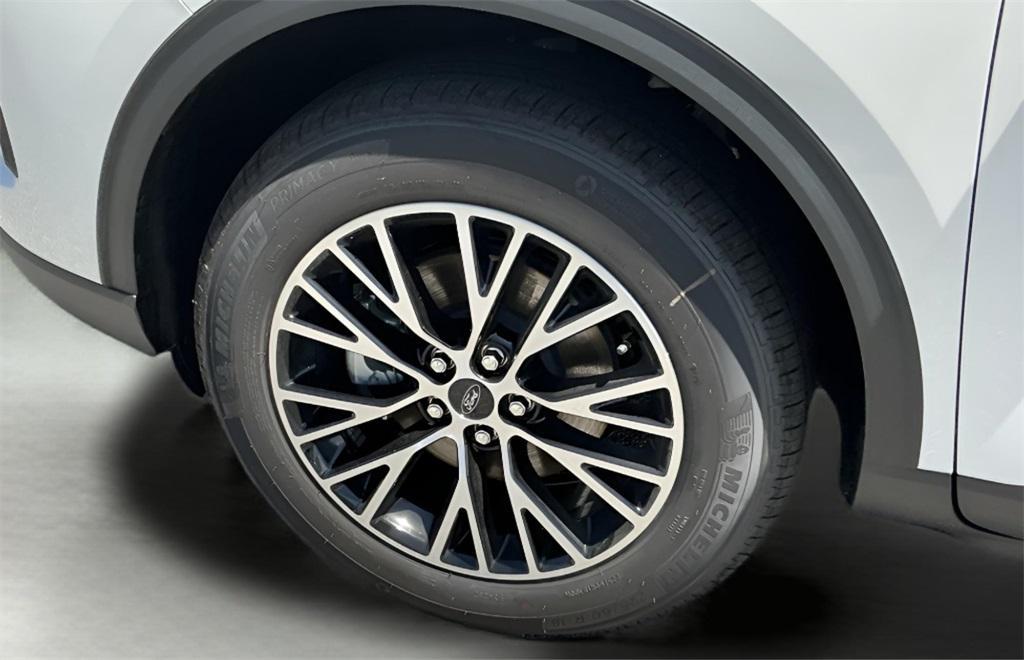 new 2025 Ford Escape car, priced at $30,862