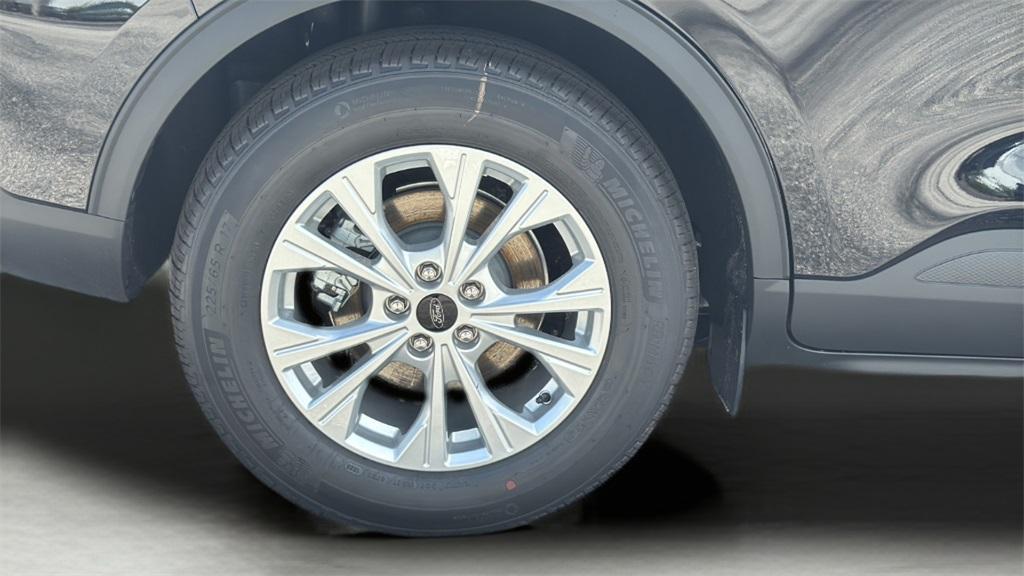 new 2025 Ford Escape car, priced at $25,618