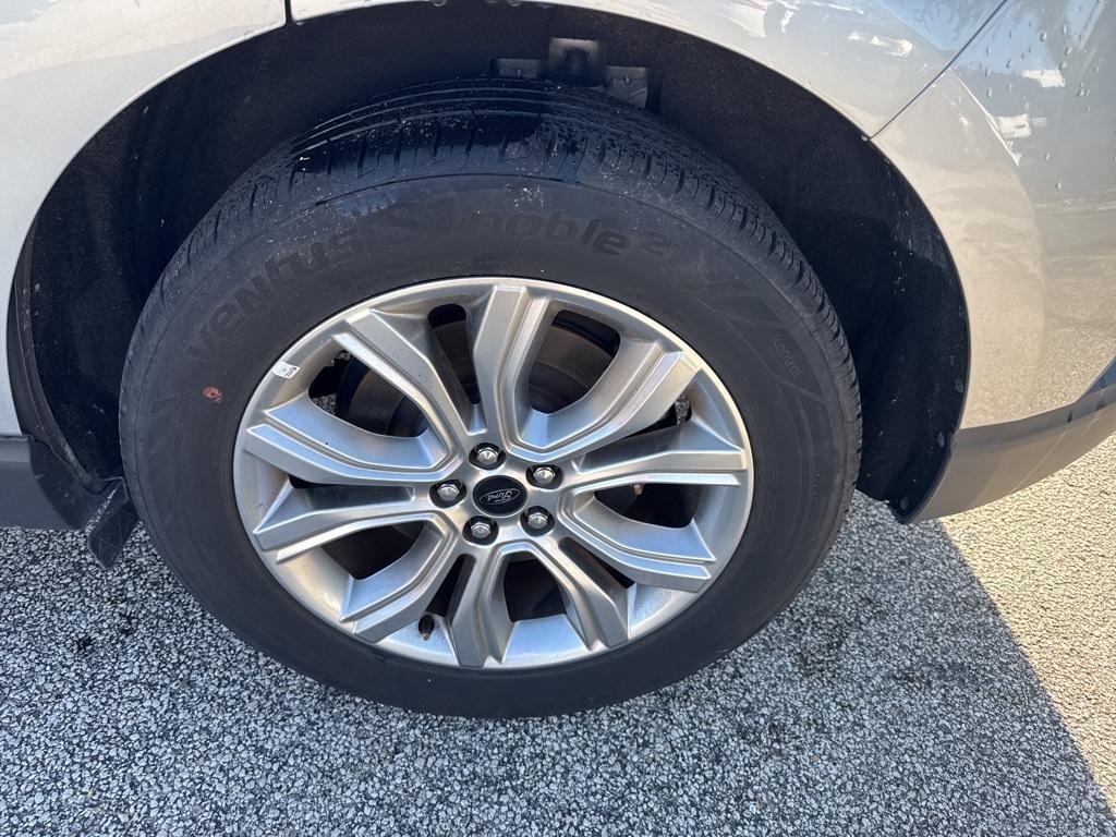 used 2024 Ford Edge car, priced at $29,618