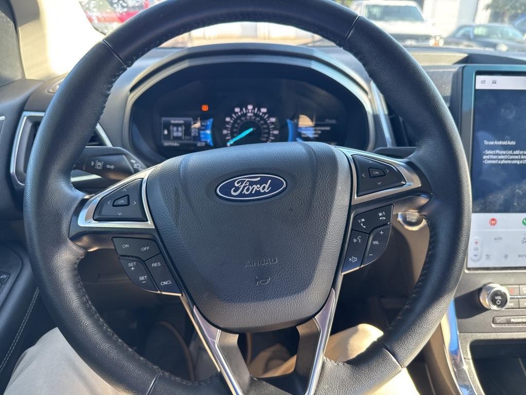 used 2024 Ford Edge car, priced at $29,618