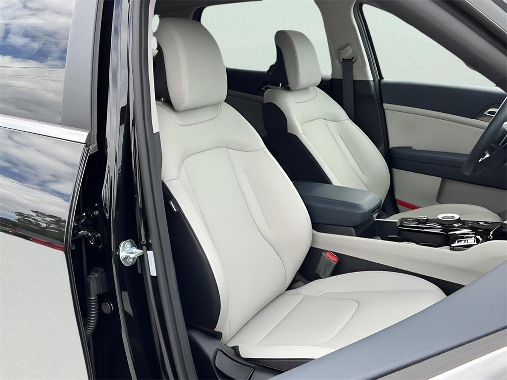 used 2025 Kia Sportage Hybrid car, priced at $28,772