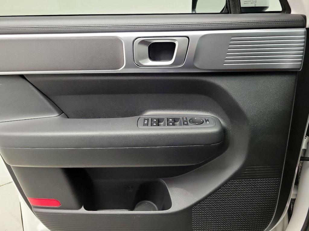 used 2025 Hyundai Santa Fe car, priced at $31,998