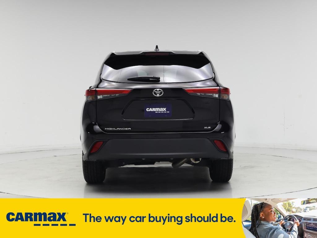 used 2022 Toyota Highlander car, priced at $35,998