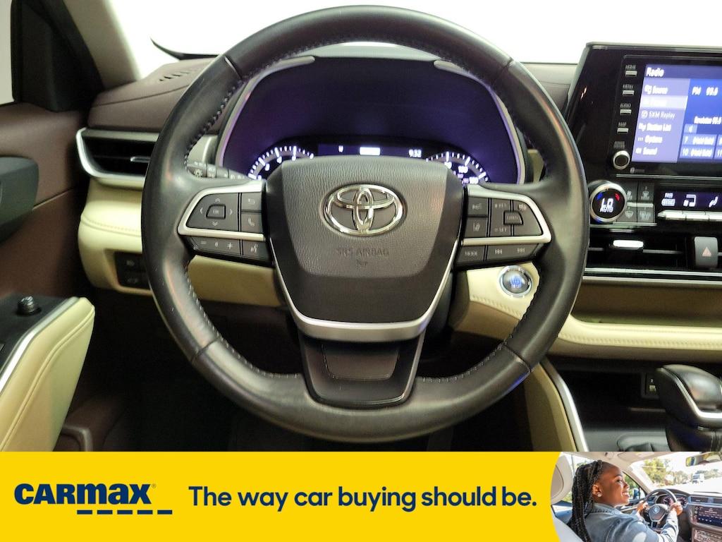 used 2022 Toyota Highlander car, priced at $35,998