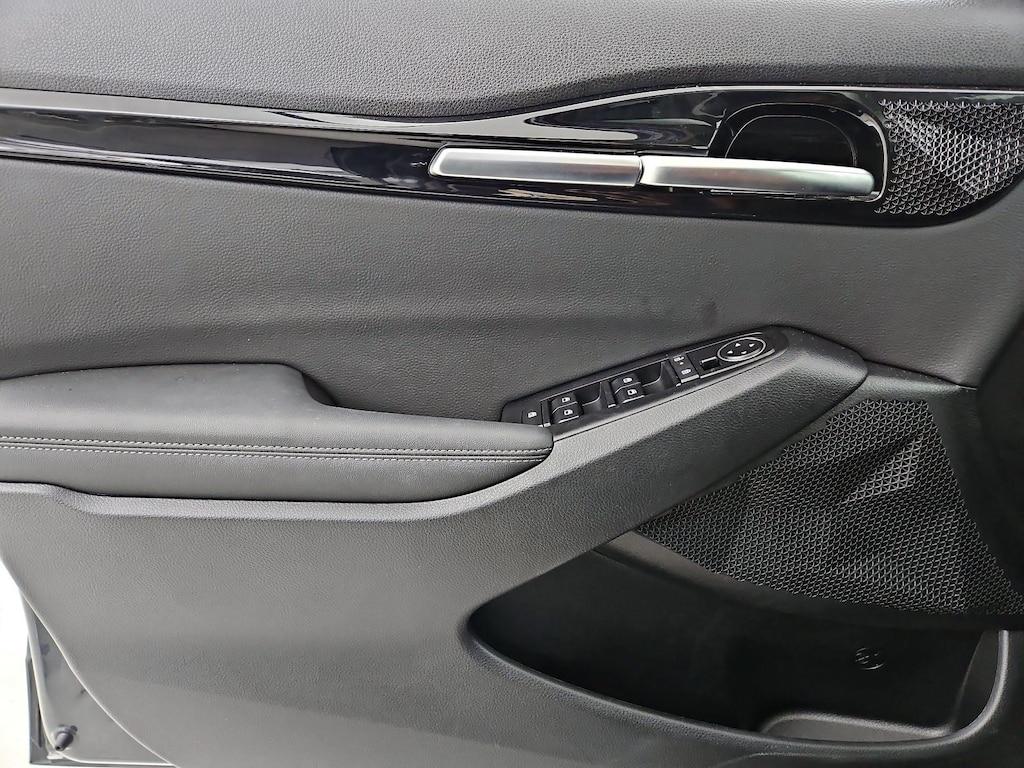 used 2025 Kia Seltos car, priced at $25,998