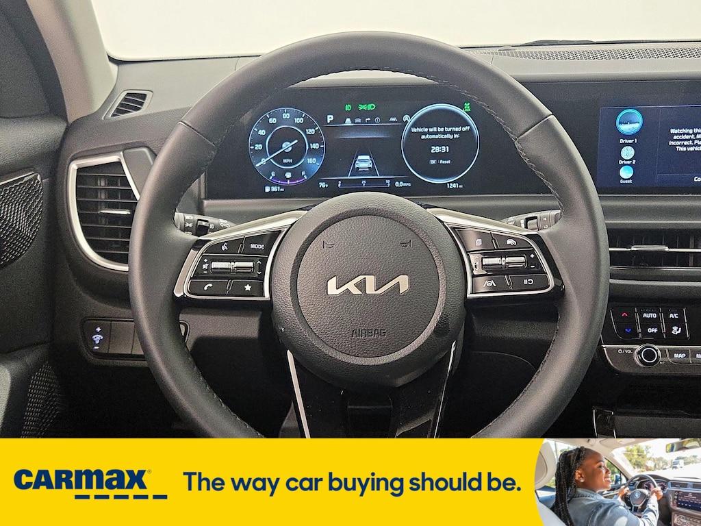 used 2025 Kia Seltos car, priced at $28,998