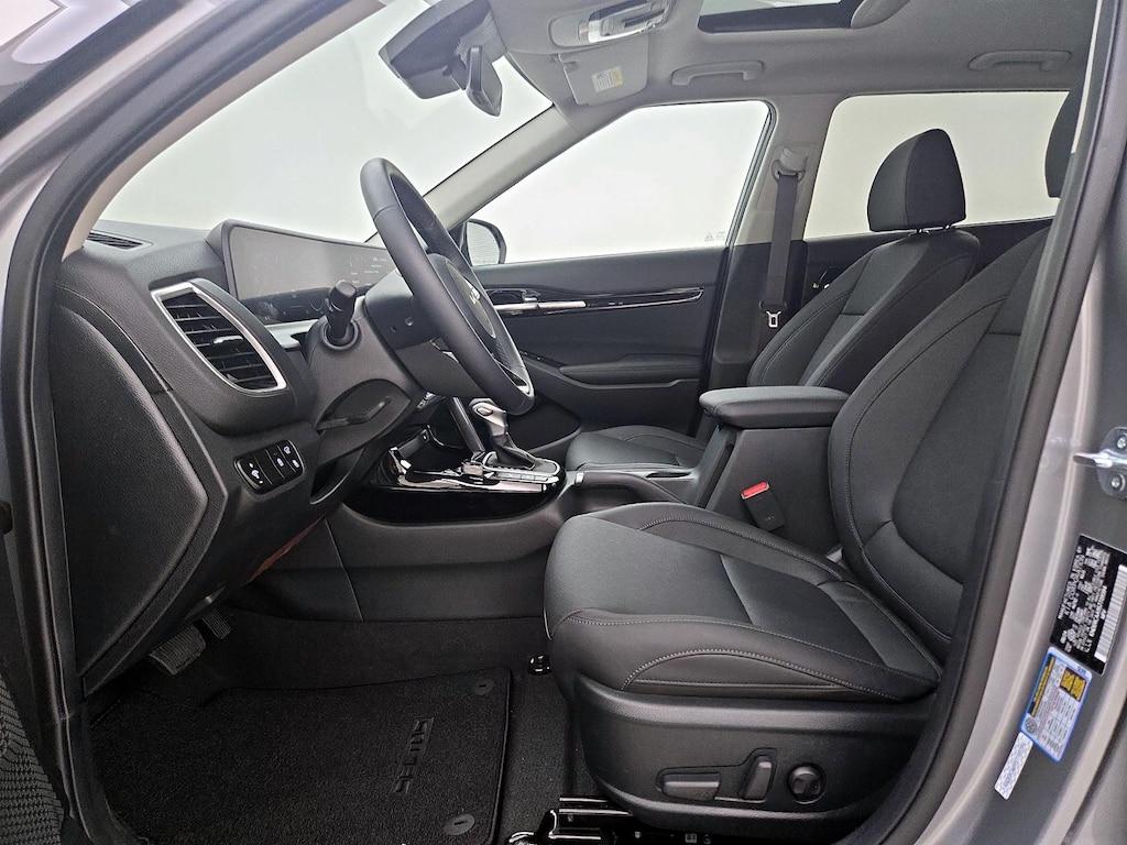 used 2025 Kia Seltos car, priced at $28,998