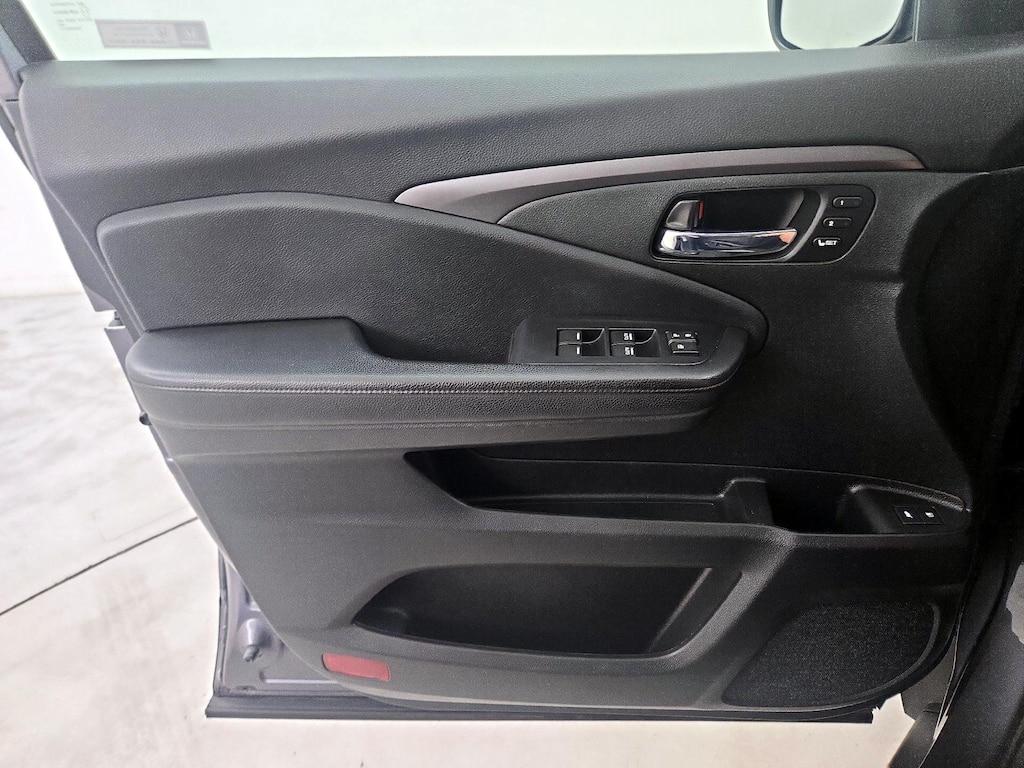 used 2021 Honda Pilot car, priced at $26,998