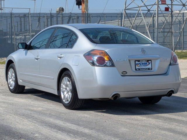 used 2009 Nissan Altima car, priced at $5,888