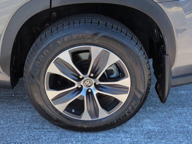 used 2021 Toyota Highlander car, priced at $24,960