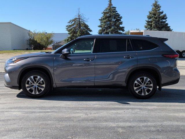 used 2021 Toyota Highlander car, priced at $24,960