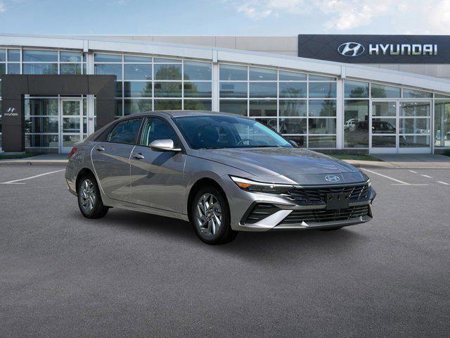 new 2025 Hyundai Elantra HEV car, priced at $26,060