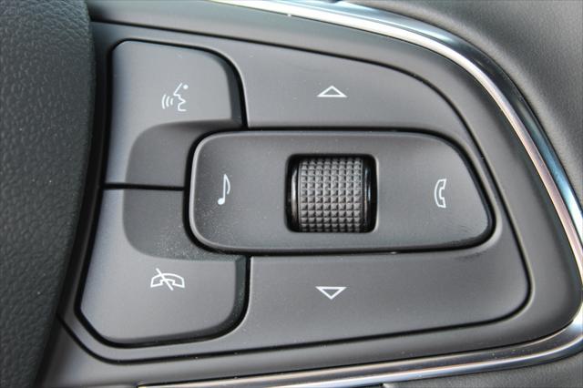 new 2025 Buick Envista car, priced at $25,780