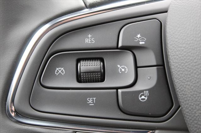 new 2025 Buick Envista car, priced at $26,299