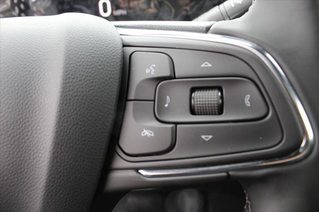 new 2025 Buick Envista car, priced at $27,535