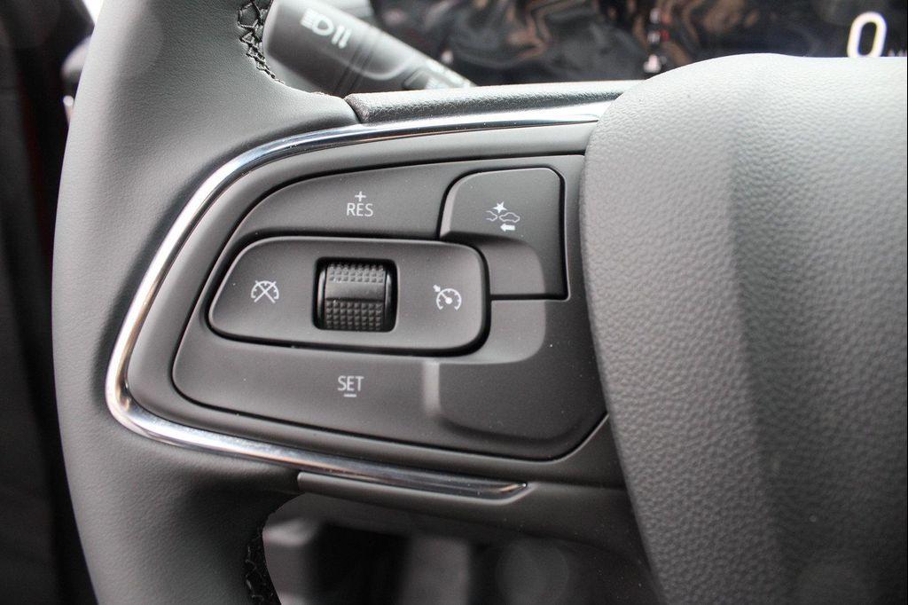 new 2025 Buick Envista car, priced at $25,813