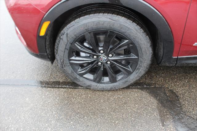 new 2025 Buick Envista car, priced at $27,535